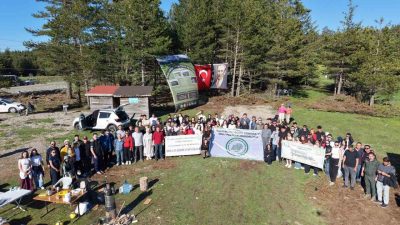 Kastamonu’nun Araç ilçesinde görselliğiyle kendisine hayran bırakan yaylada 19 Mayıs