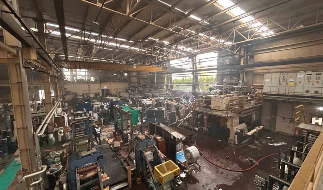 Sakarya’nın Hendek ilçesindeki bir fabrikanın içerisinde bulunan buhar kazanında meydana