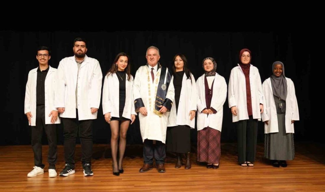 Kocaeli Sağlık ve Teknoloji Üniversitesi (KOSTÜ) Eczacılık Fakültesi 1. sınıf