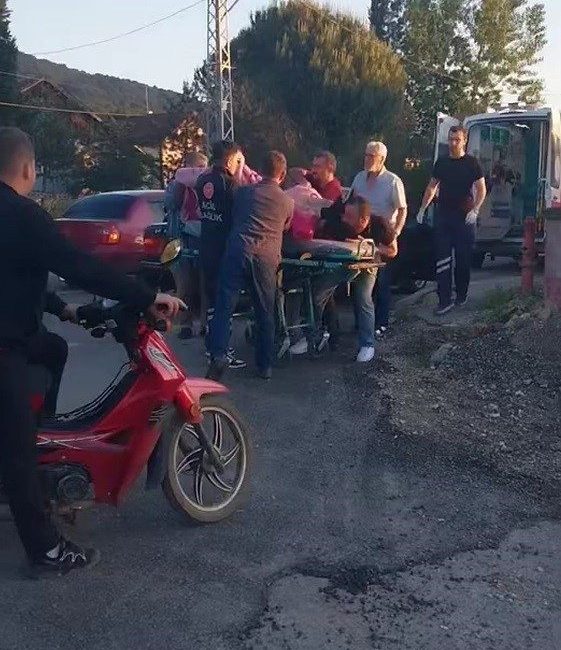 Sakarya’nın Akyazı ilçesinde evinde göğüs ağrısı şikayetiyle fenalaşan kişi, yakınları