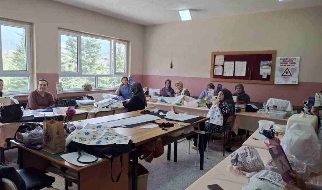 Halk Eğitim Merkezi kursiyerlerine sağlık eğitimi düzenlendi DÜZCE(İHA) – Düzce’nin Çilimli ilçesinde Devlet Hastanesi ve İlçe Toplum
