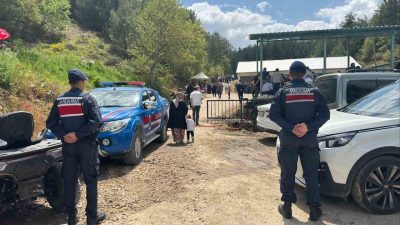 Bilecik’in Vezirhan beldesi ve çevre köylerinde düzenlenen Hıdırellez şenlikleri yaklaşık