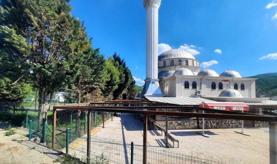 Kocaeli belediye ekipleri, yaklaşan Kurban Bayramı öncesinde cami ve mescitlerde