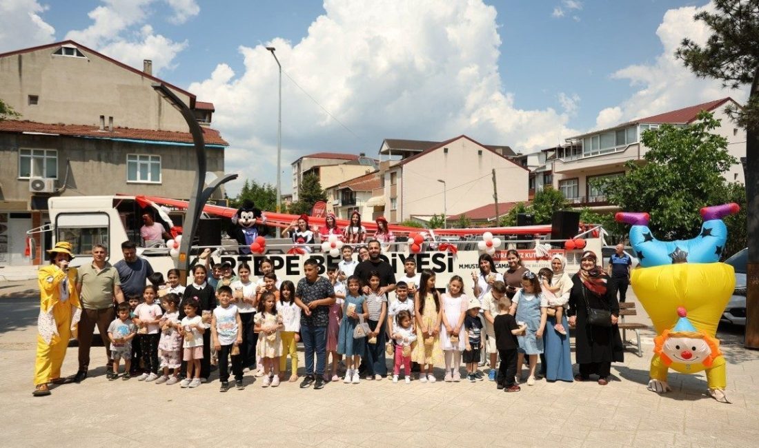 Kartepe’de Kurban Bayramı dolayısıyla özel olarak hazırlanan gezici eğlence otobüsü