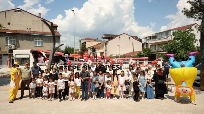 Kartepe’de Kurban Bayramı dolayısıyla özel olarak hazırlanan gezici eğlence otobüsü