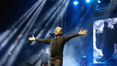Kastamonu Üniversitesi Gençlik Festivali’nde sahne alan sanatçı Kıraç, binlerce öğrenciye
