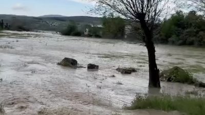 Kastamonu’nun Devrekani ilçesinde etkili olan kuvvetli sağanak sebebiyle tarım arazileri