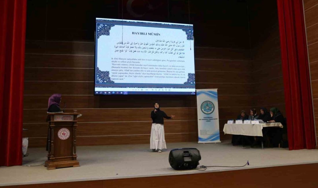 Kastamonu’da Hadis-i Şerif Ezbere Okuma Yarışması’nda 40 hadis-i şerifi Arapça