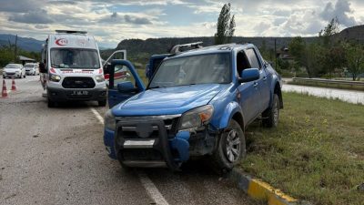 Kastamonu’nun Tosya ilçesinde kontrolden çıkan kamyonetin takla attığı kazada 4
