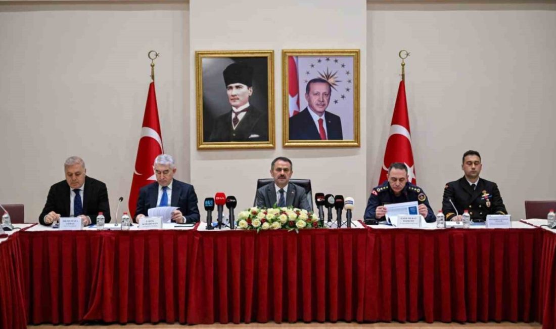 Kocaeli’de bir ayda 77 bin sürücüye trafik cezası kesildi Kocaeli’de nisan ayında terör ve kaçakçılık operasyonlarında 10 kişi tutuklanırken