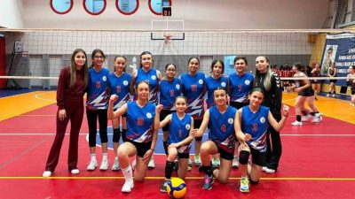Kocaeli Midi Kızlar Gelişim Ligi’nde mücadele eden Körfez Gençlerbirliği Spor