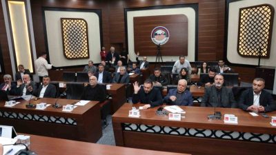 Körfez Belediyesinde gerçekleştirilen mayıs ayı meclis toplantısında, ilçedeki amfitiyatronun yenilenerek