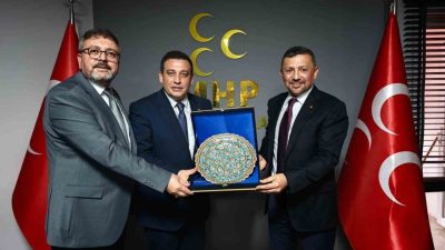 Milliyetçi Hareket Partisi (MHP) Kütahya Milletvekili Ahmet Erbaş bir takım