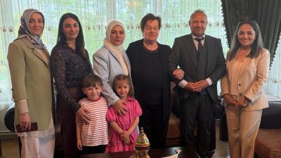 DÜZCE(İHA) – Düzce Şükran Öney Anaokulu öğrencileri Şükran Teyze’yi ziyaret