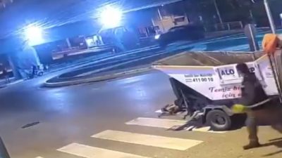 Kocaeli’nin Gölcük ilçesinde motosikletin pikaba çarpması sonucu 2 kişi ağır