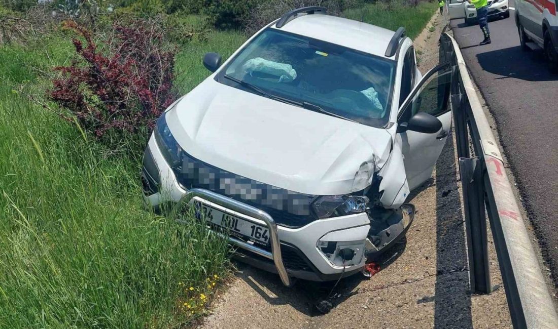 Bolu’da TEM Otoyolu’nda iddiaya göre sürücüsünün direksiyon başında uyuyakaldığı otomobilin