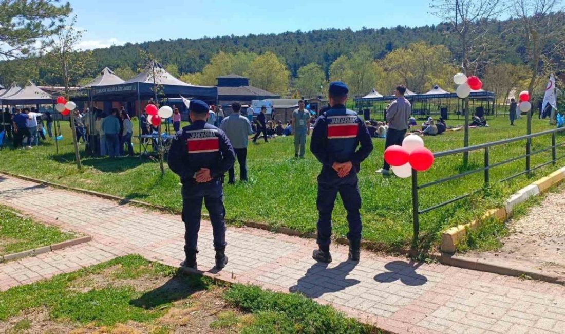 Bilecik Pelitözü Gölpark’ta düzenlenen etkinlikte üst düzey güvenlik tedbirleri alındı.