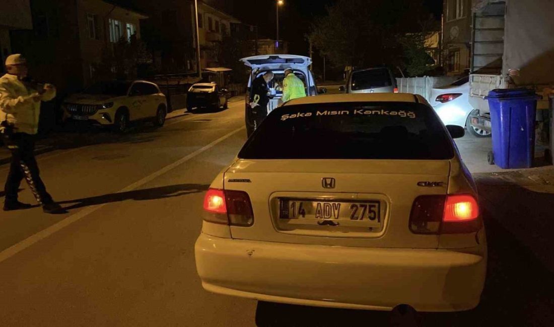 Bolu’da polis ekiplerince gerçekleştirilen trafik uygulamasında, denetim noktasını gören sürücü