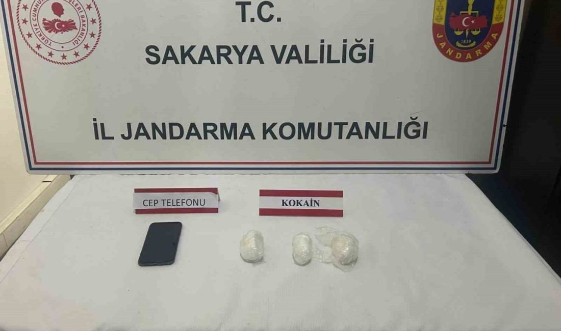 Sakarya’nın 4 ilçesinde jandarma ekiplerince torbacılara yönelik yapılan uyuşturucu operasyonunda