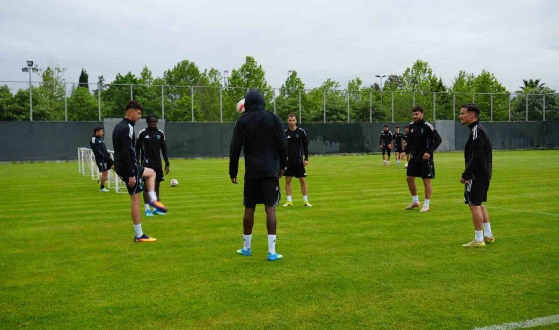 Kocaelispor Teknik Direktörü Selçuk İnan, Antalyaspor ile saha dışında kardeşlik