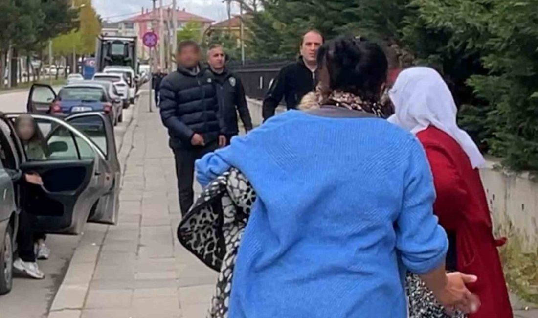 Bolu’da görülen uyuşturucu davası çıkışında ortalık karıştı. Sanık yakınları önce