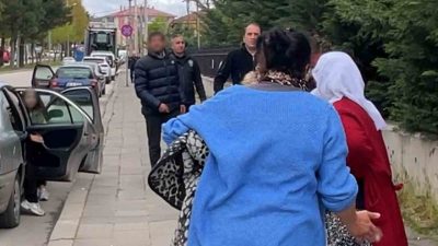 Bolu’da görülen uyuşturucu davası çıkışında ortalık karıştı. Sanık yakınları önce