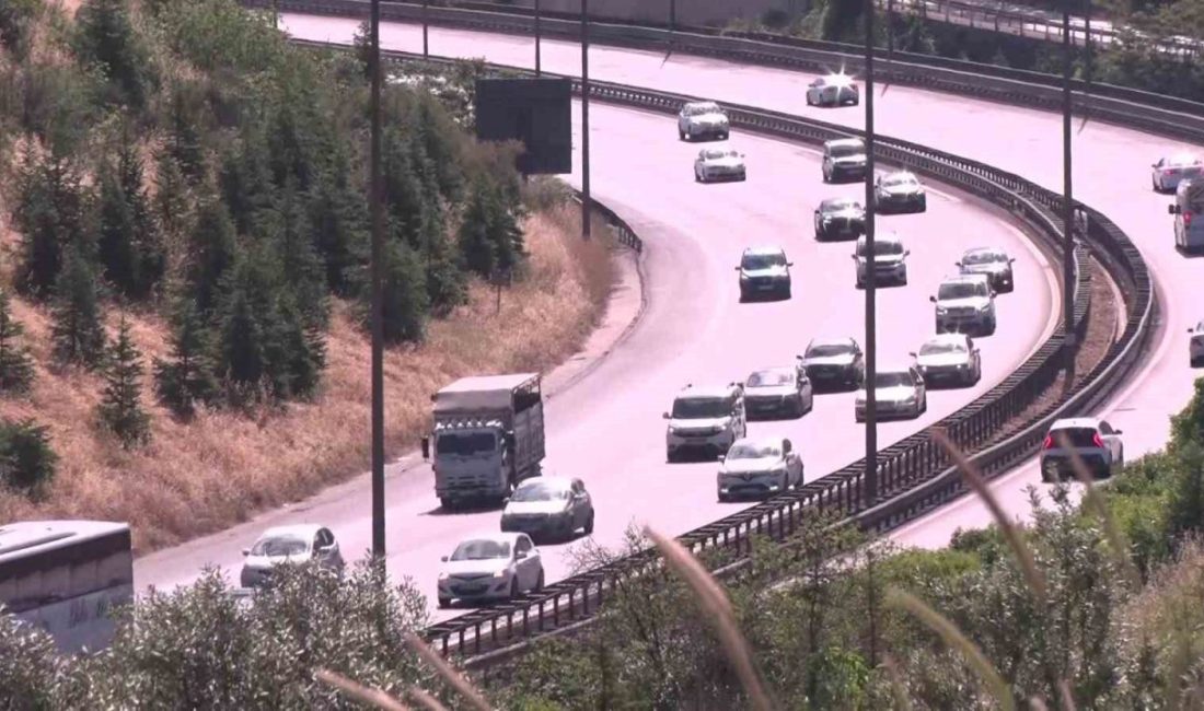 Kurban Bayramı tatilinin sonuna yaklaşılırken dönüş yolculuğuna başlayan tatilciler, Kocaeli