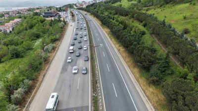 Kurban Bayramı tatilinin ikinci gününde TEM Otoyolu’nun Kocaeli geçişinde trafik