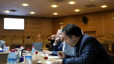 Kocaeli Büyükşehir Belediyesi Encümeni, toplu taşıma ve market denetimlerini değerlendirdi.