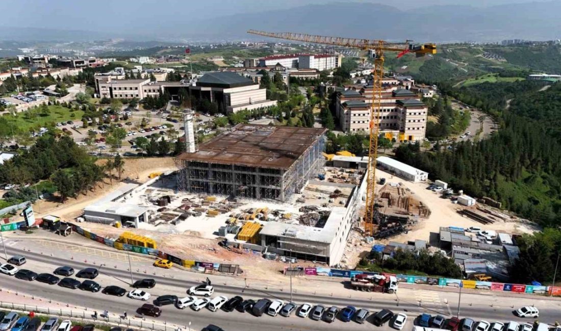 Büyükşehir Belediyesi tarafından Kocaeli Üniversitesi (KOÜ) Umuttepe Kampüsü’nde inşası süren
