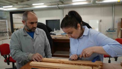 Selçuklu Devleti’nden günümüze kadar ulaşan ahşap oyma sanatı, Kastamonu’da açılan