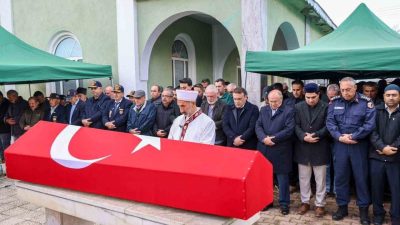 Bilecik’te Kıbrıs Gazisi Hasan Gümüş, son yolculuğuna uğurlandı. Bilecik’in Pazaryeri
