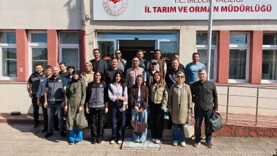 Bilecik’te veteriner hekimlere yönelik, hayvan hastalıklarıyla mücadele kapsamında numune alma