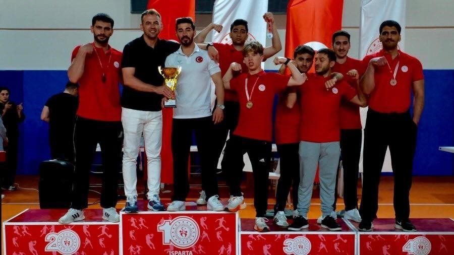 YURTLİG Bilek Güreşi Türkiye Şampiyonası’na katılan Bilecikli sporcular, elde ettikleri