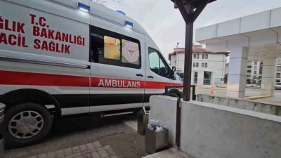 Sakarya’nın Sapanca ilçesinde bir alışveriş merkezinin giriş bölümünde elektrik tesisatını