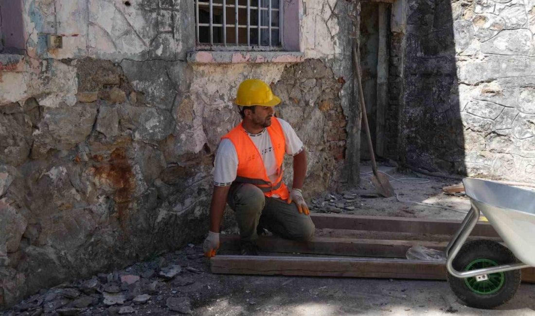 Akçakoca tarihi cezaevi kütüphaneye dönüşüyor Geçmişin izlerini taşıyan Akçakoca Tarihi Cezaevi, restorasyon çalışmalarıyla birlikte gençlerin,