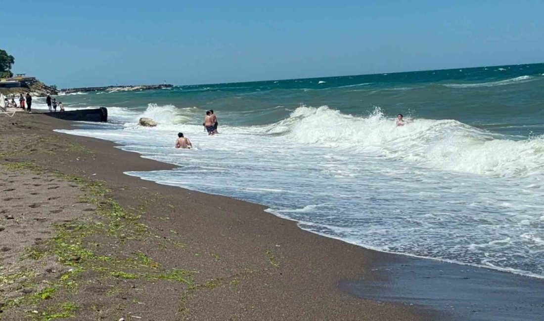 Karadeniz’de etkili olan olumsuz hava şartları, Düzce’nin Akçakoca ilçesinde de