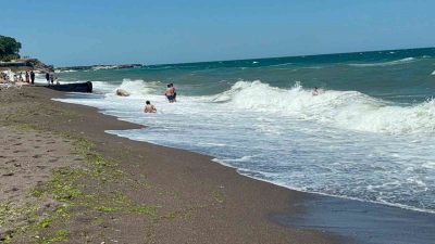 Karadeniz’de etkili olan olumsuz hava şartları, Düzce’nin Akçakoca ilçesinde de