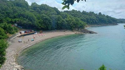 “Karadeniz’in incisi” olarak anılan Düzce’nin Akçakoca ilçesinde, turizm sezonunun geleceği