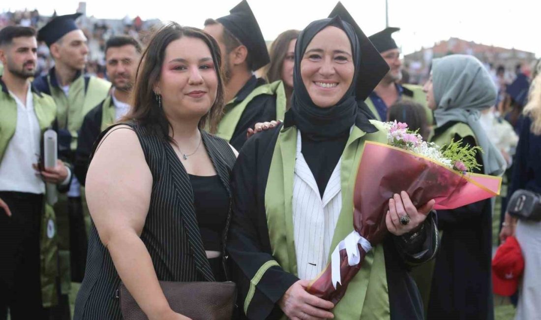 Yalova’da birlikte üniversite sınavına hazırlanan Nilüfer Savaşır ve kızı Yağmur