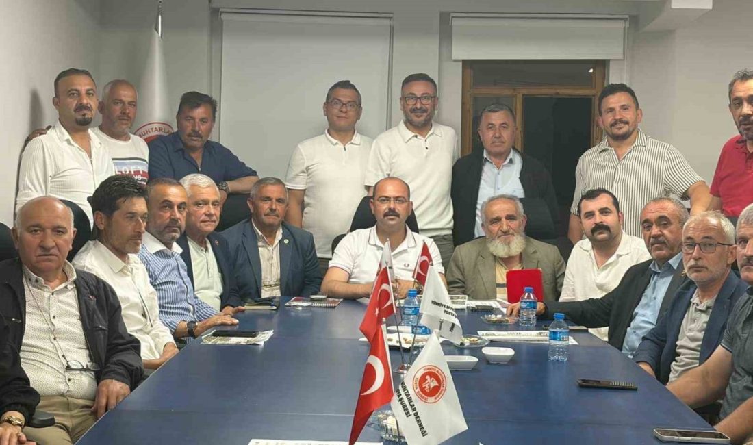 Başkan Kavaklıgil: “Tosyamızın inşası için çalışmalarımız ortak akıl anlayışıyla sürdürüyoruz” Muhtarlarla bir araya gelerek istişarede bulunan Tosya Belediye Başkanı Volkan