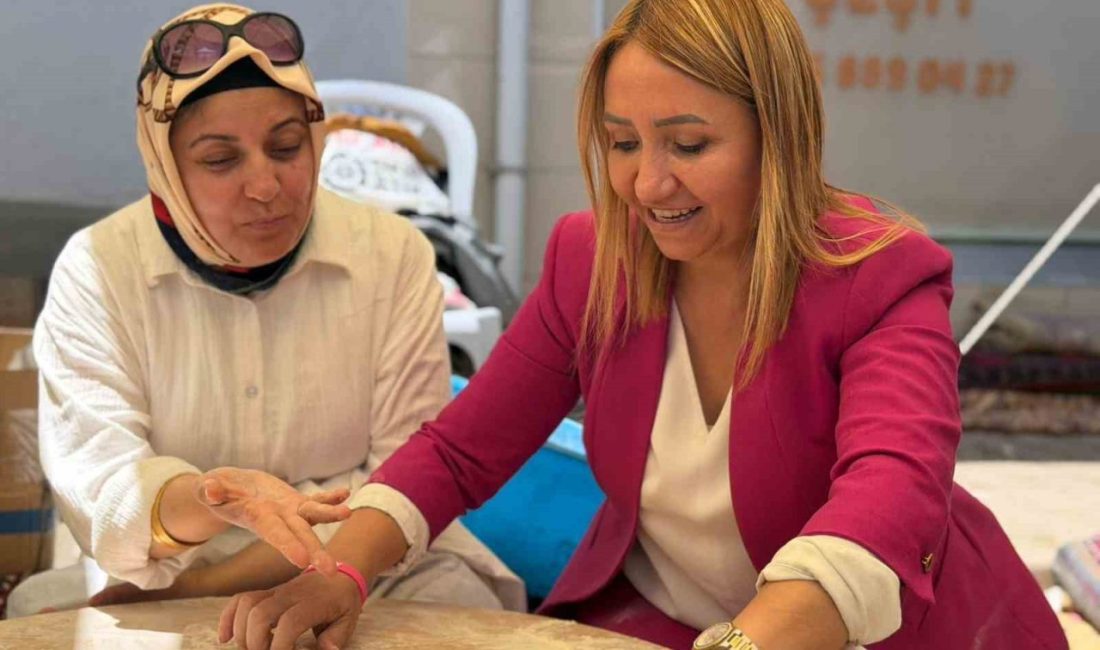 Bilecik’in Pazaryeri ilçesinde Pazaryeri Belediye Başkanı Zekiye Tekin, kendi elleriyle