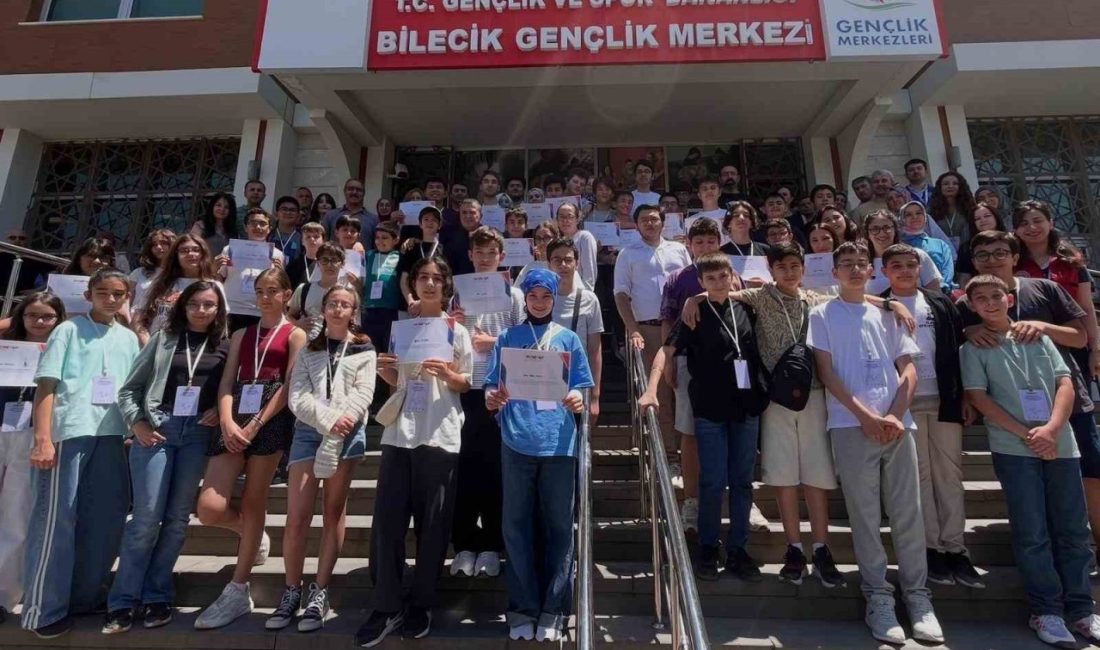 Bilecikli gençler, DENEYAP Teknoloji Atölyesi’nde hazırladıkları projeleri sergiledi. DENEYAP Teknoloji