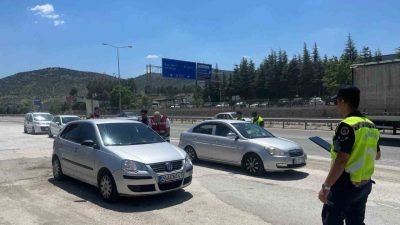 Bilecik’te 758 şahıs ve 221 araç sürücüsü sorgulandı. Edinilen bilgilere