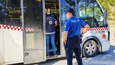 Bilecik’te düzensiz göçle mücadele kapsamında huzur uygulaması gerçekleştirildi. Bilecik İl