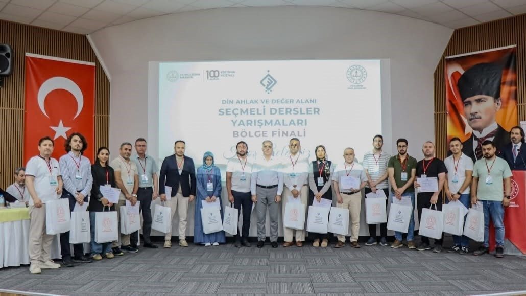 Bilecik’te Kur’an-ı Kerim’i Güzel Okuma Yarışması’nda dereceye giren öğrenciler belli