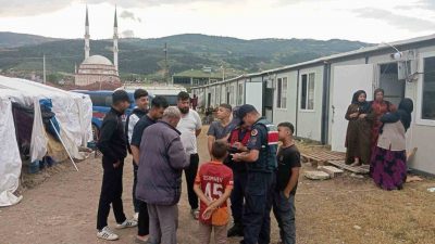 Bilecik’te mevsimlik tarım işçilerine yönelik jandarma ekiplerince denetim gerçekleştirildi. Edinilen