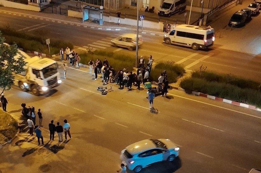 Bilecik’te seyir halindeki motosiklet ile elektrikli bisikletin çarpışması sonucu meydana