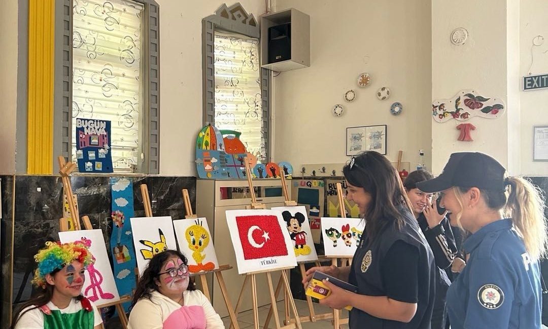 Bilecik’in Söğüt ilçesinde öğrencilere polislik mesleği tanıtıldı. Söğüt ilçesinde İlçe