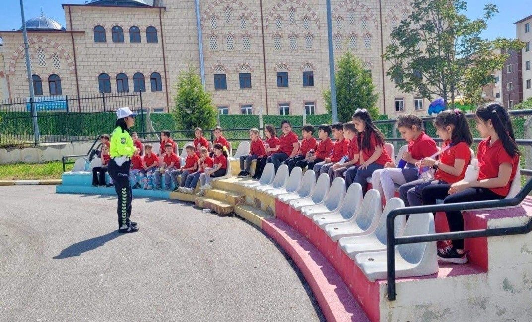 Bilecik’te Trafik Eğitim Parkı’nda öğrencilere trafik eğitimi verildi. Bilecik İl